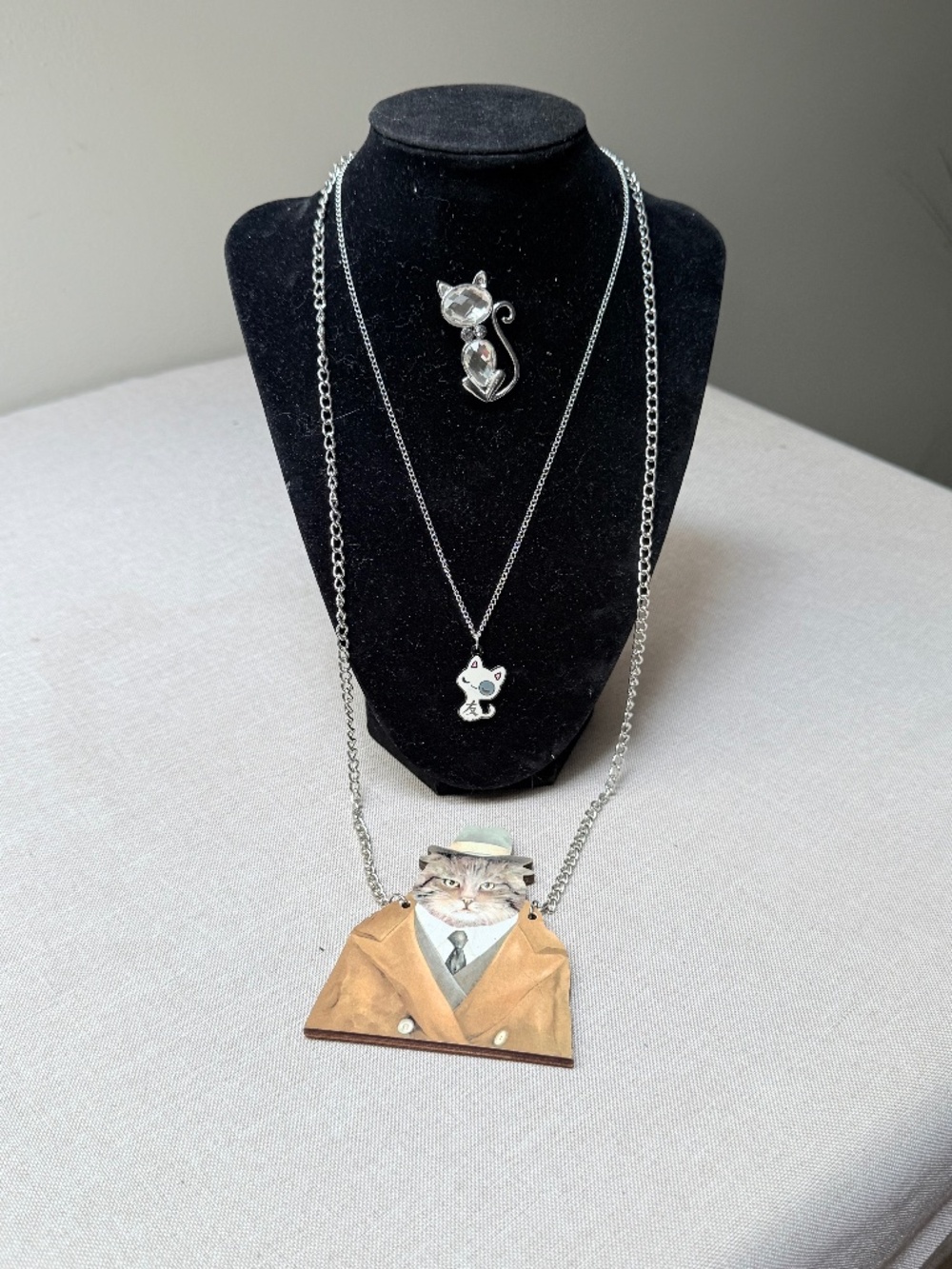 Cat Lovers Jewelry Set of 2 Necklaces and Pin Brooch